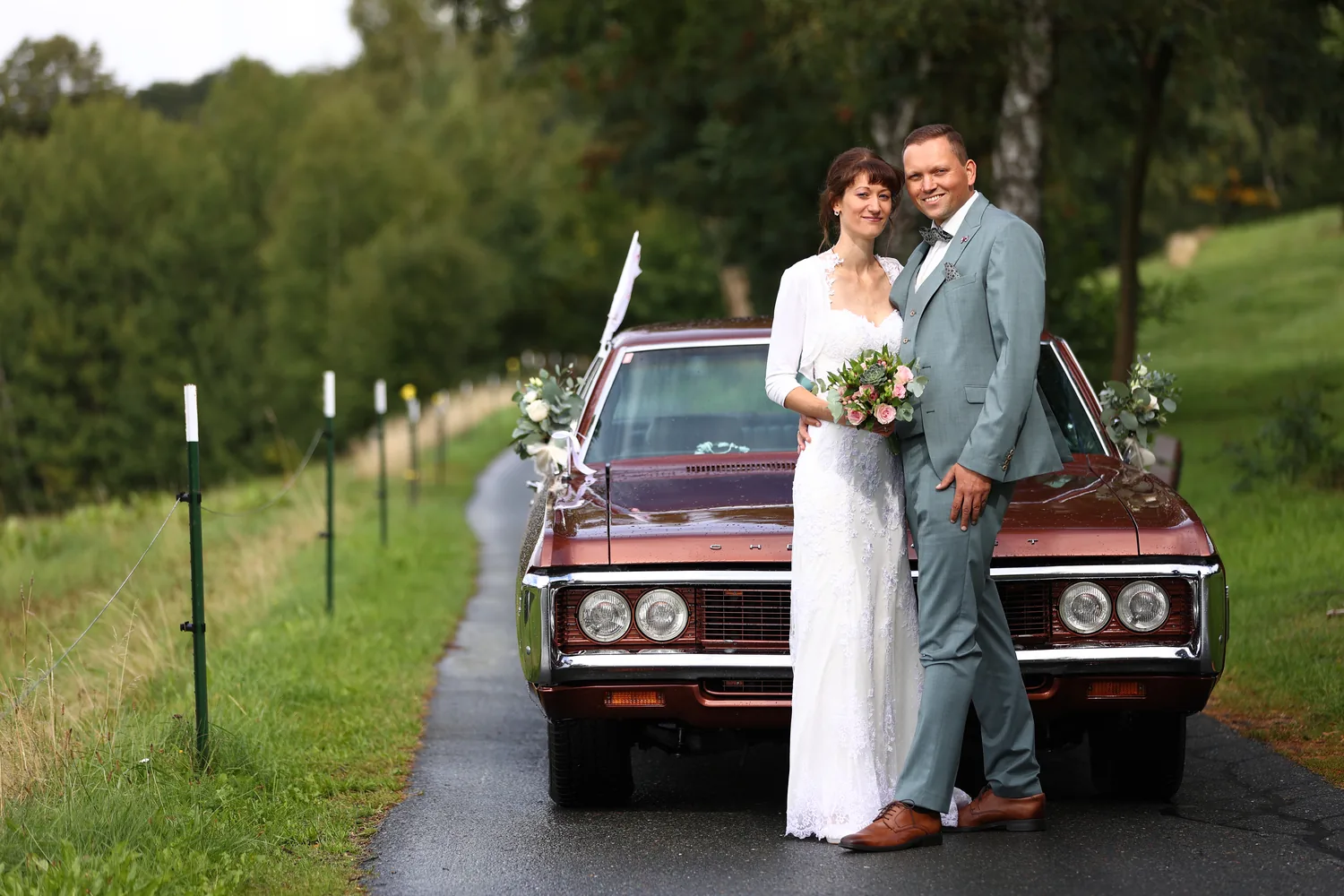 Inniger Moment eines Brautpaares beim Paarshooting
