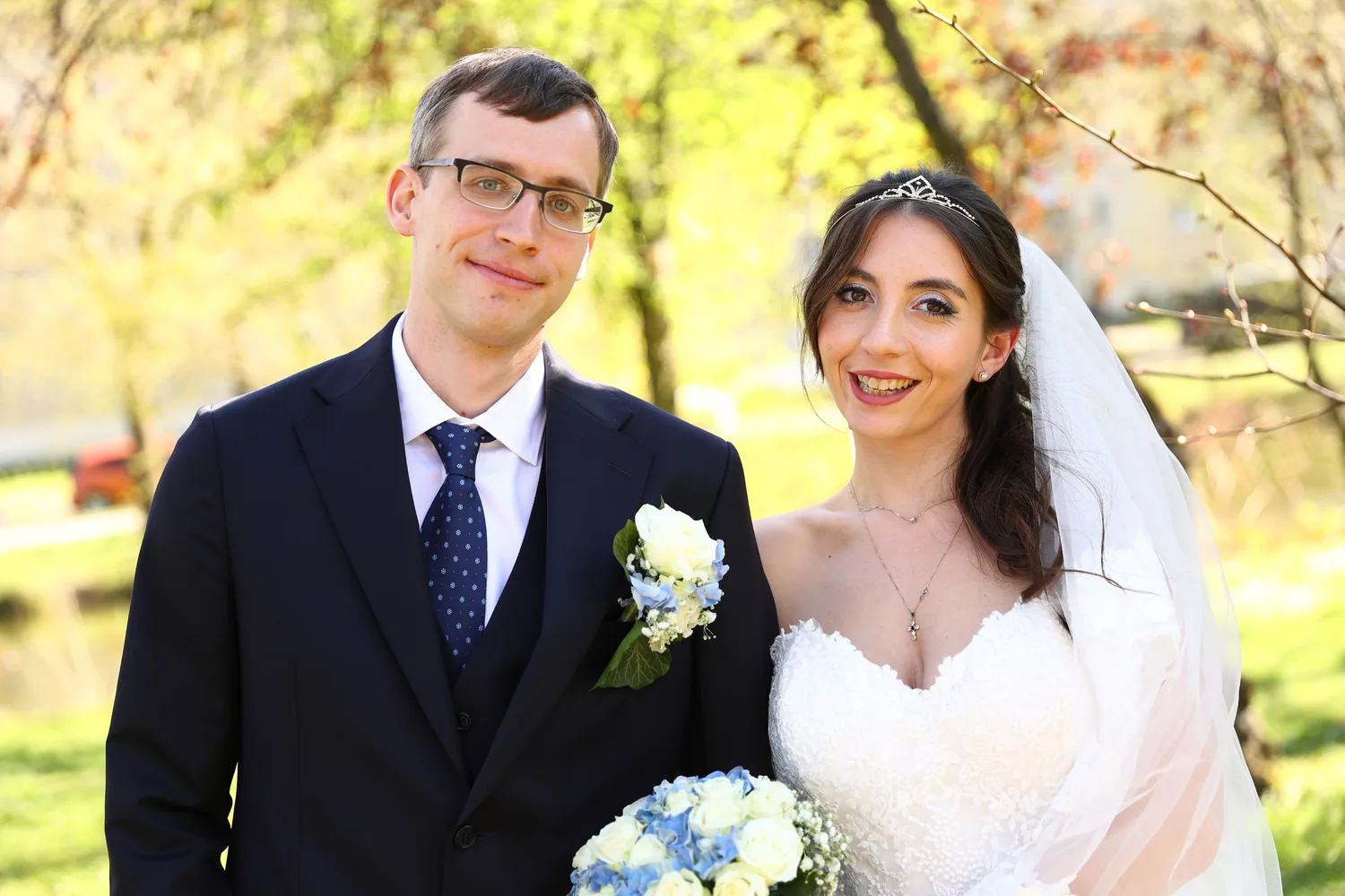 Inniger Moment eines Brautpaares beim Paarshooting