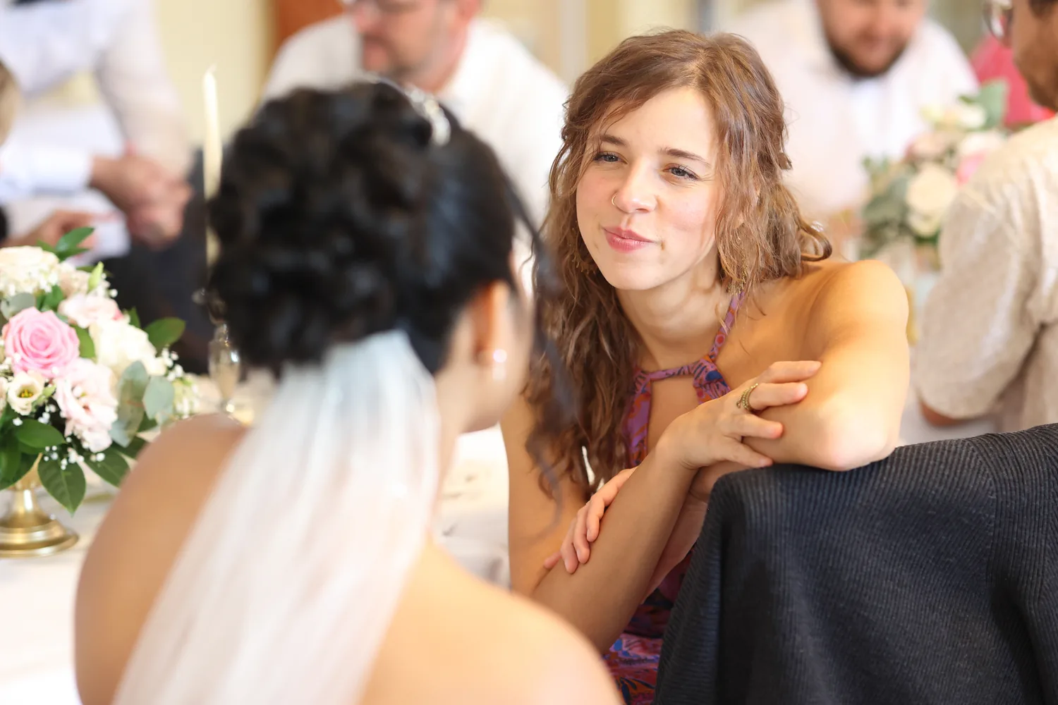 Echter ungestellter Augenblick am Hochzeitstag